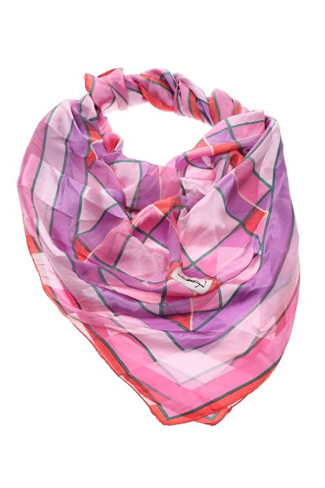 Foulards Yves Saint Laurent pour Femme .